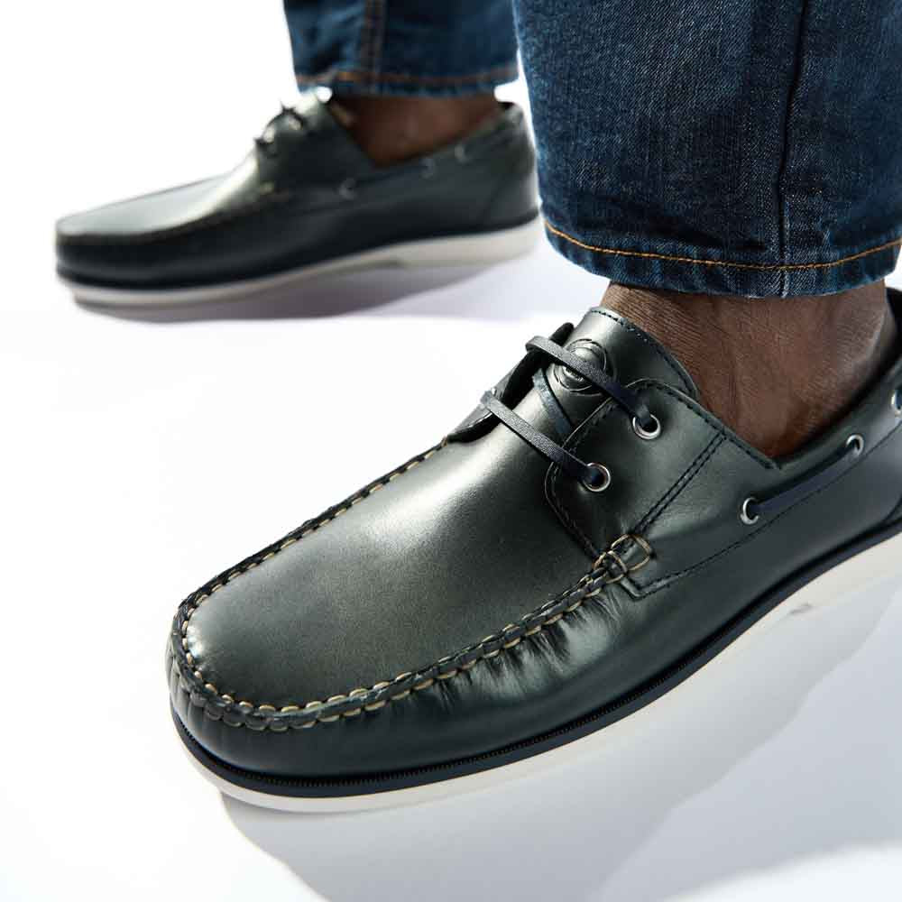 Stern Oil Pull Up Boat Shoes Navy