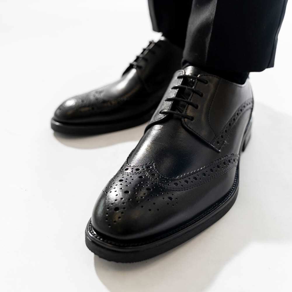 Pocket Waxy Brogue Shoes Black
