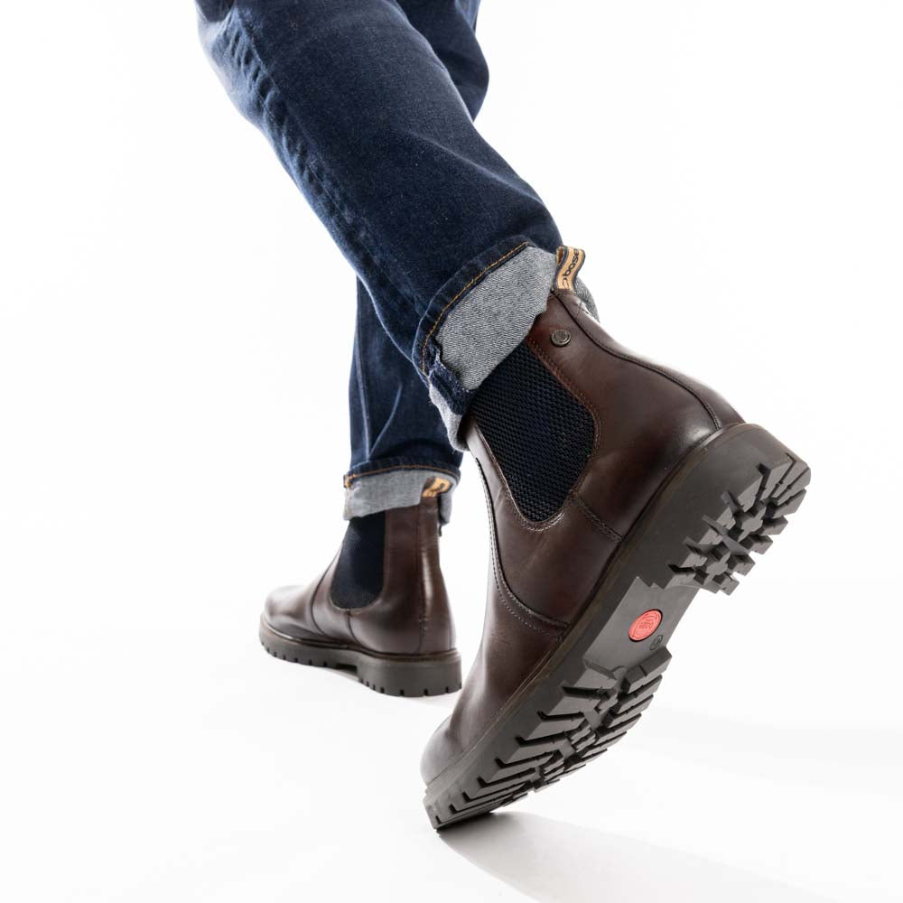 Zinc Pull Up Chelsea Boots Brown