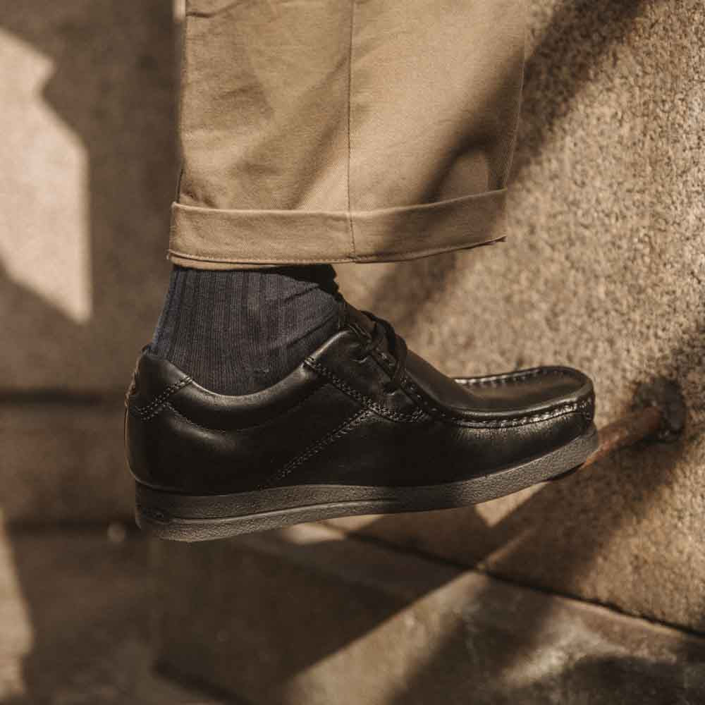 Event Waxy Moc Toe Shoes Black