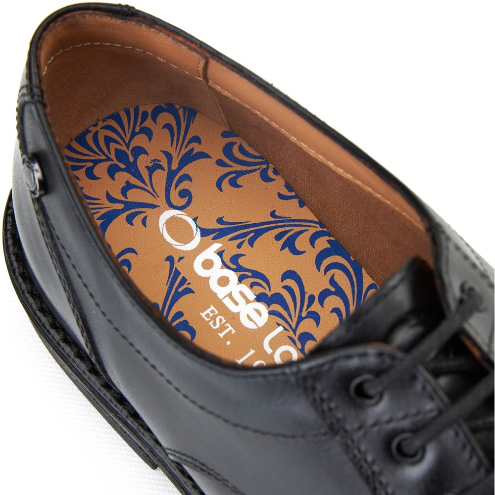 Surrey Waxy Apron Toe Shoes Black