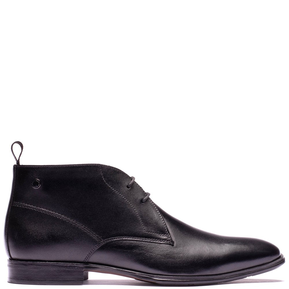 Archer Waxy Chukka Boots Black