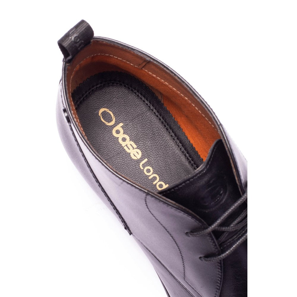 Archer Waxy Chukka Boots Black