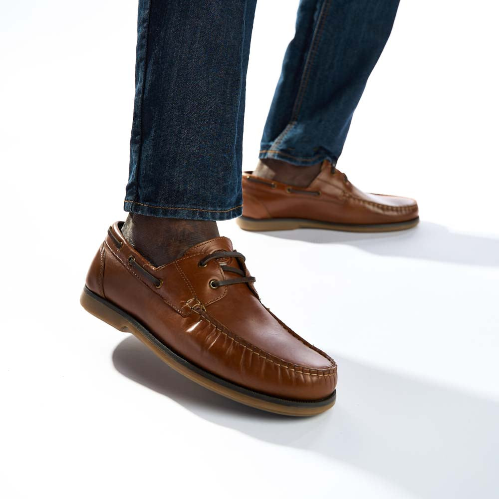 Stern Oil Pull Up Boat Shoes Tan