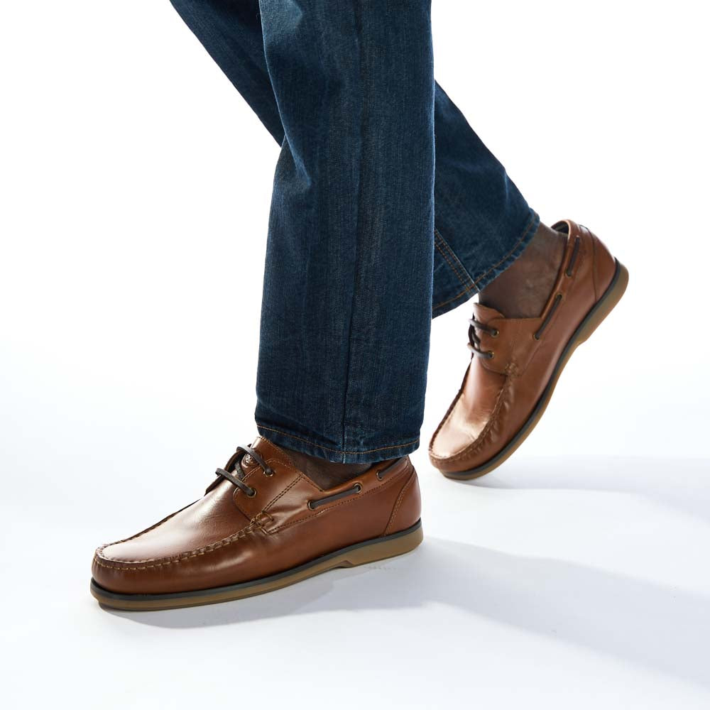 Stern Oil Pull Up Boat Shoes Tan