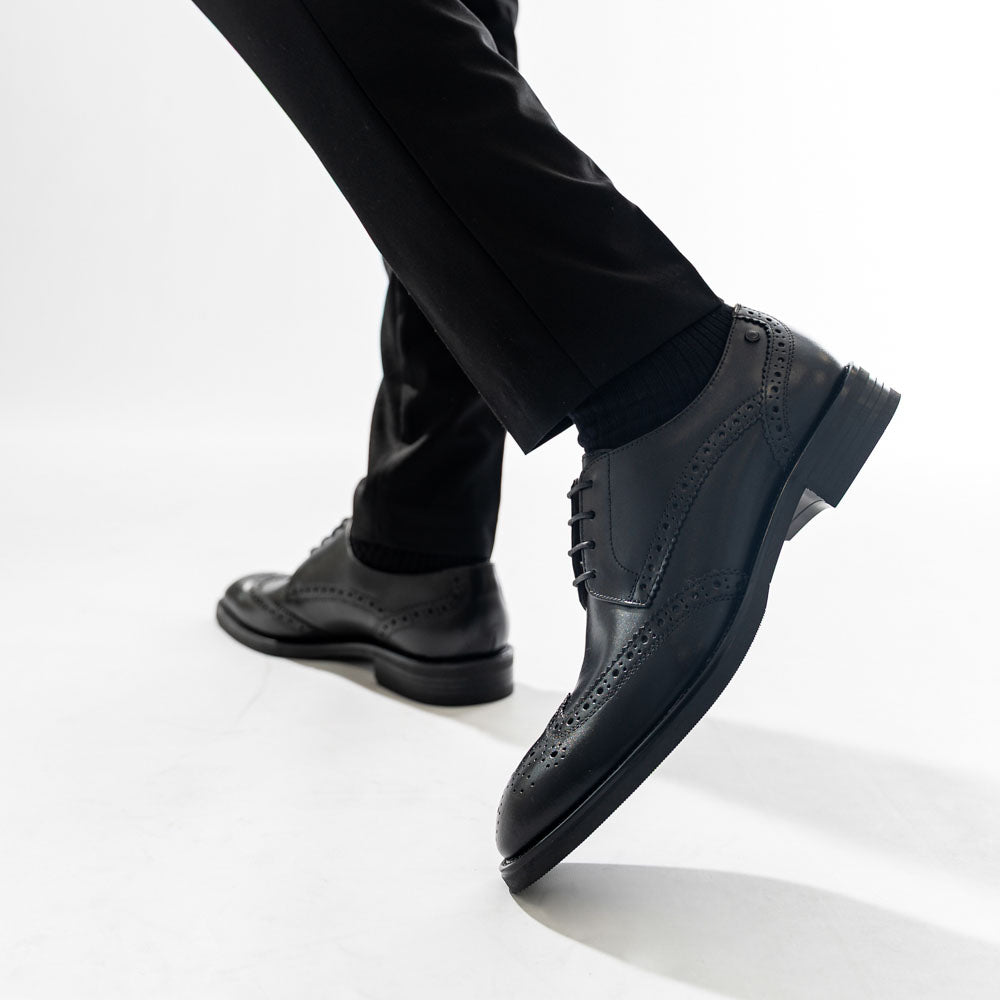 Pocket Waxy Brogue Shoes Black
