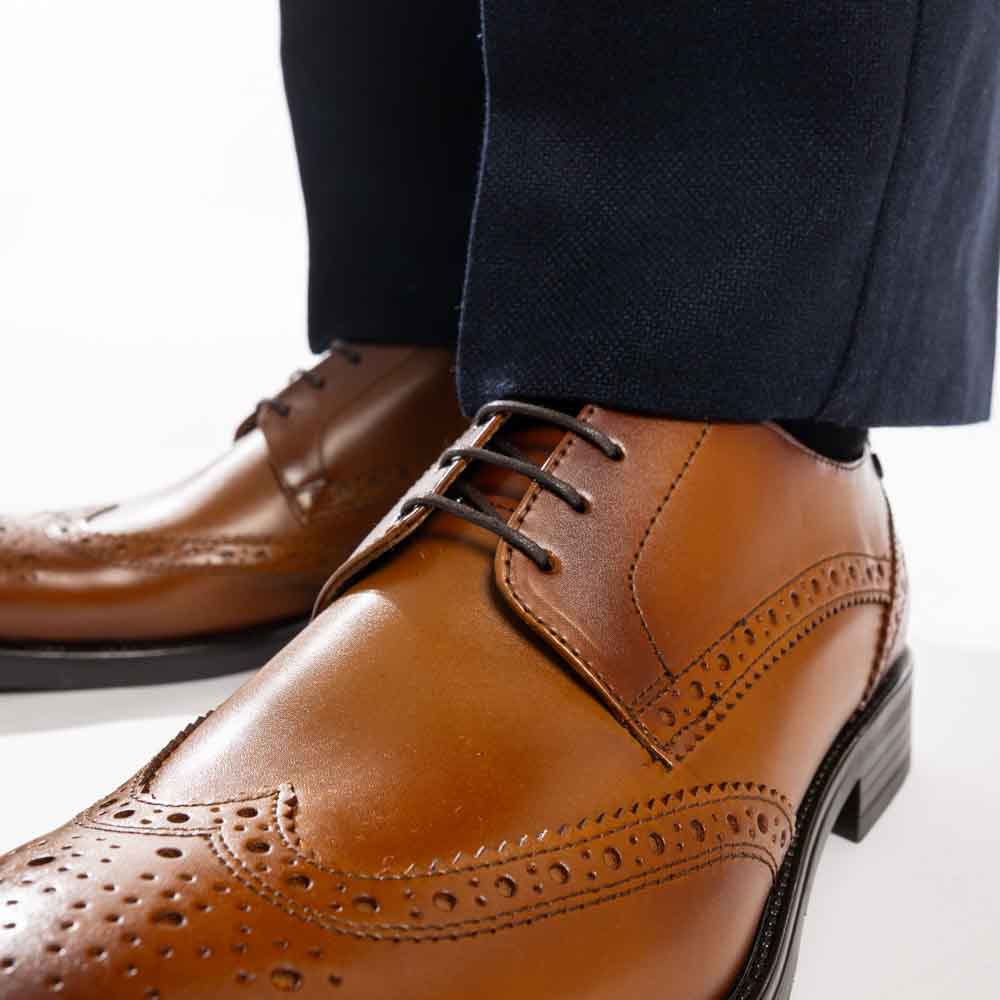 Pocket Waxy Brogue Shoes Tan