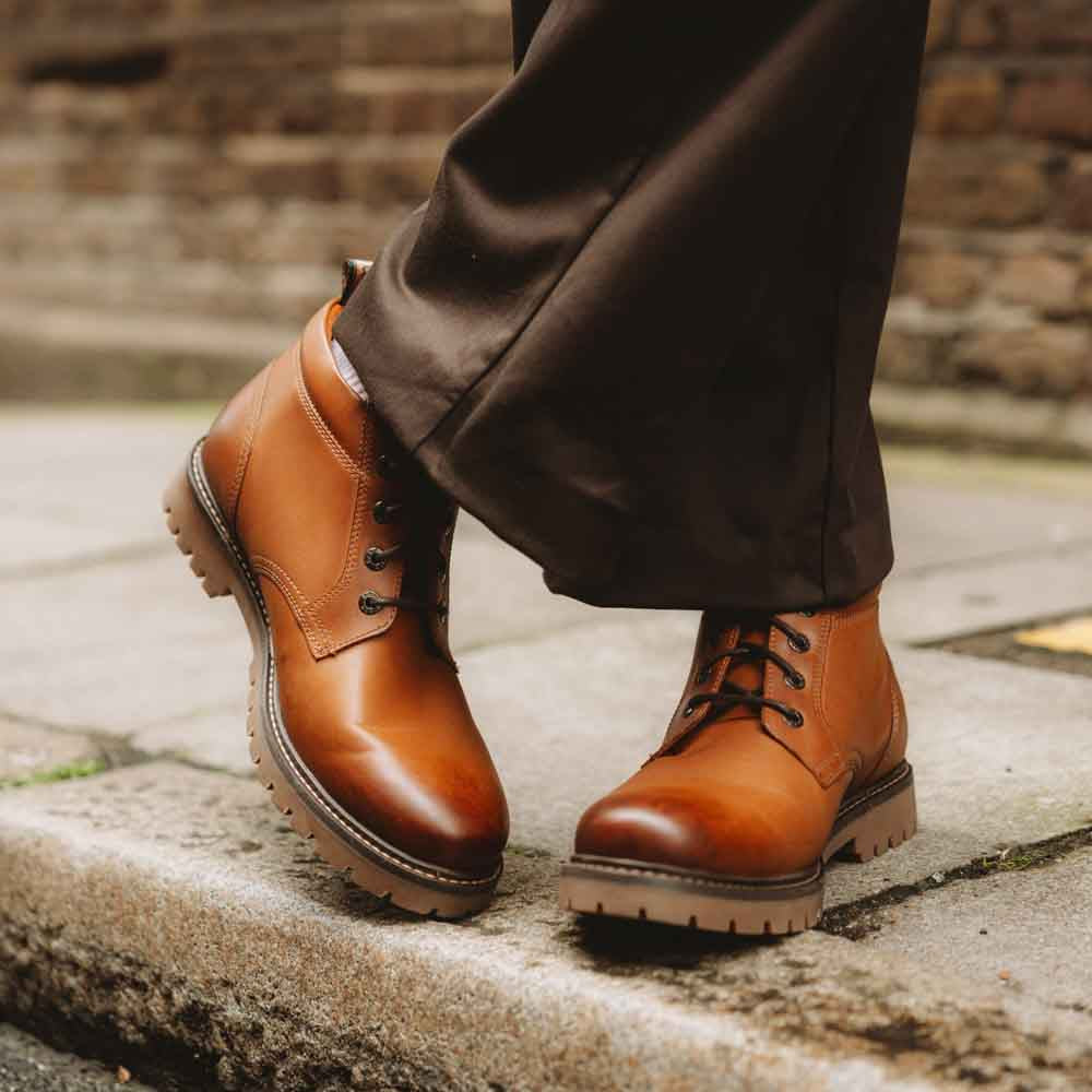 Cobalt Pull Up Chukka Boots Tan