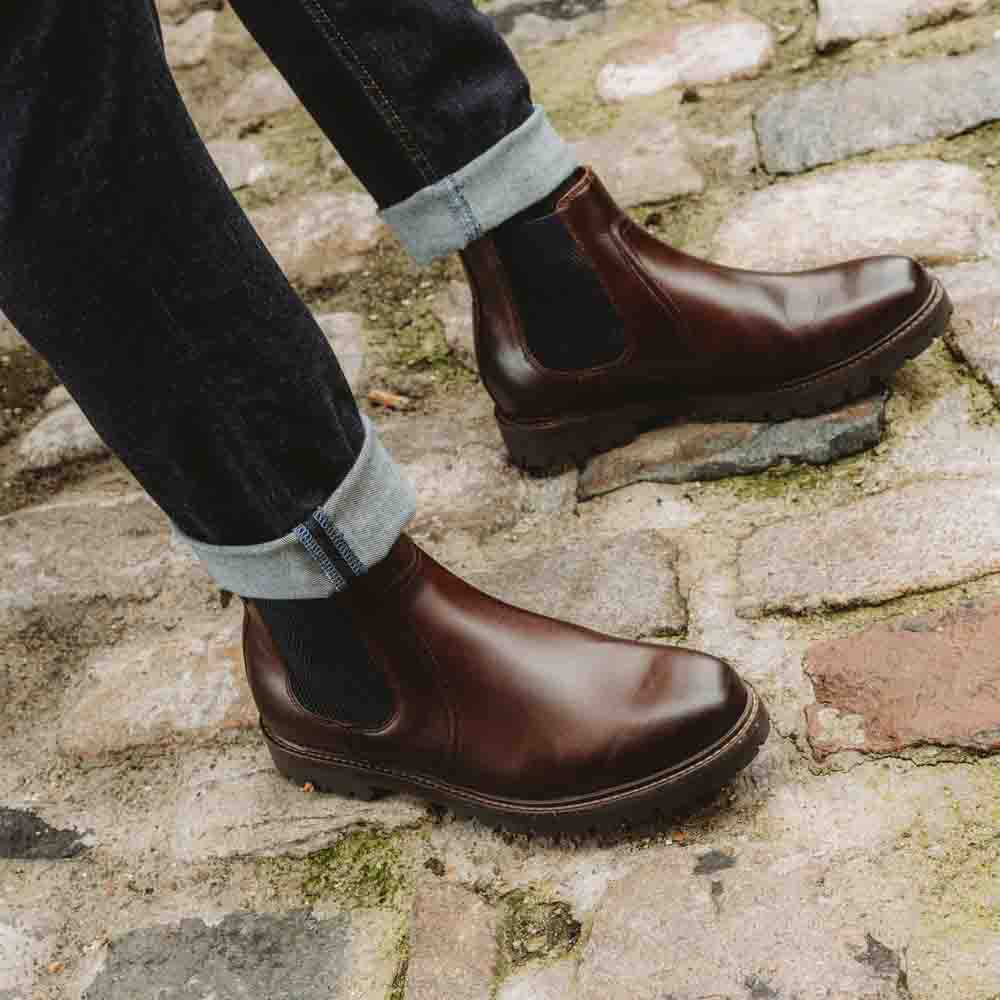 Zinc Pull Up Chelsea Boots Brown