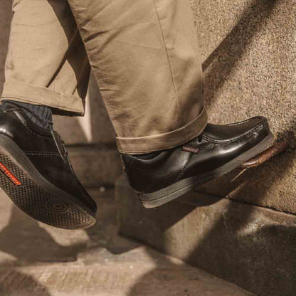 Event Waxy Moc Toe Shoes Black