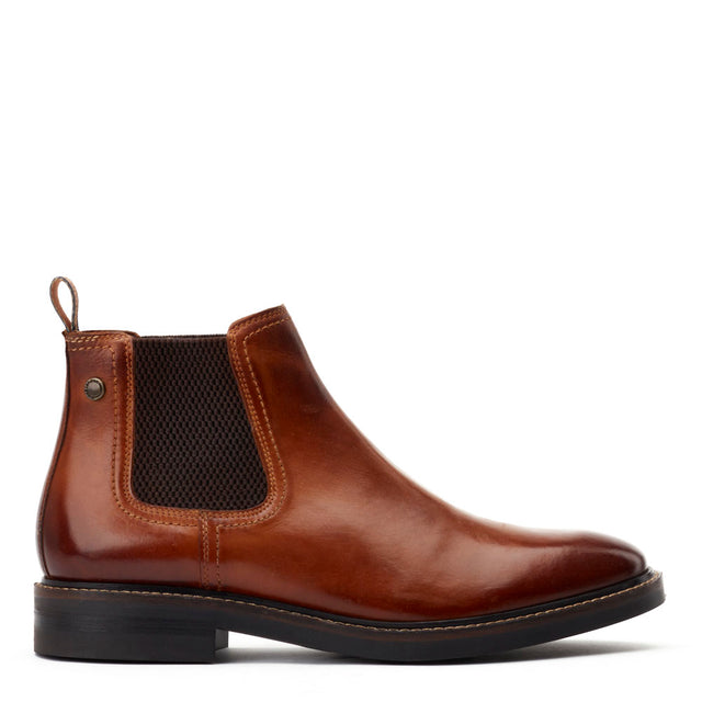 14 Chelsea Boot Outfits That Are Classically Cool