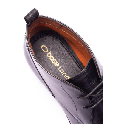 Archer Waxy Chukka Boots Black